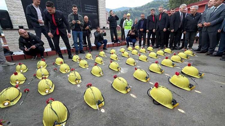 Maden faciasında ölen 43 işçi anıldı