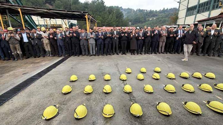 Maden faciasında ölen 43 işçi anıldı