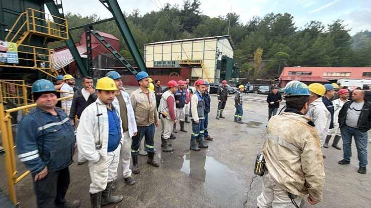 Maden faciasında ölen 43 işçi anıldı