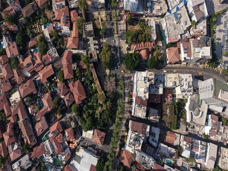 Modern yaşam ile tarihin iç içe geçtiği Kaleiçi havadan görüntülendi
