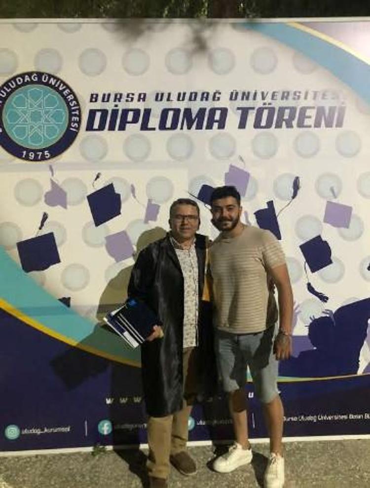 Askerlikten emekliye ayrılınca lise hayalini gerçekleştirip, psikolog oğluna meslektaş oldu