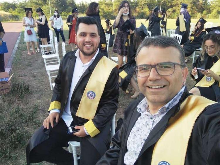 Askerlikten emekliye ayrılınca lise hayalini gerçekleştirip, psikolog oğluna meslektaş oldu