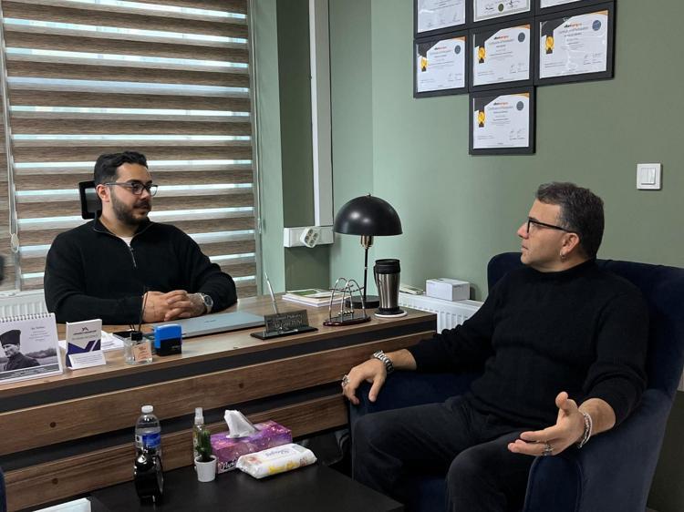 Askerlikten emekliye ayrılınca lise hayalini gerçekleştirip, psikolog oğluna meslektaş oldu
