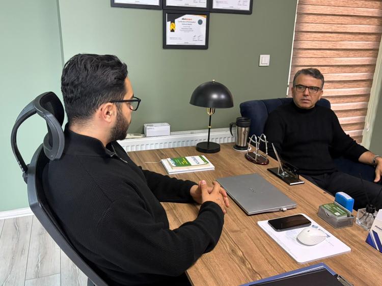 Askerlikten emekliye ayrılınca lise hayalini gerçekleştirip, psikolog oğluna meslektaş oldu