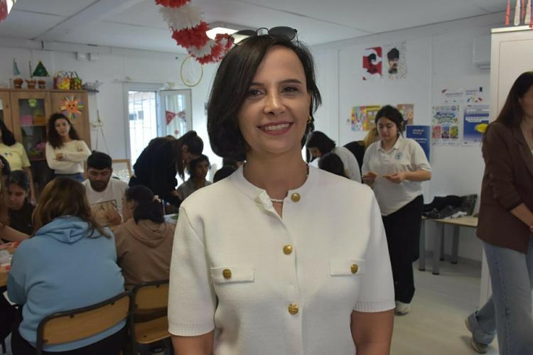 Özel eğitim öğrencileriyle birlikte fidan diktiler
