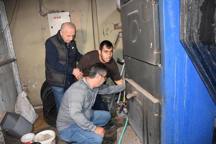 Özel eğitim öğrencileriyle birlikte fidan diktiler