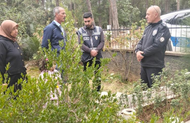 Şehit polis memuru Çiftçi mezarı başında anıldı