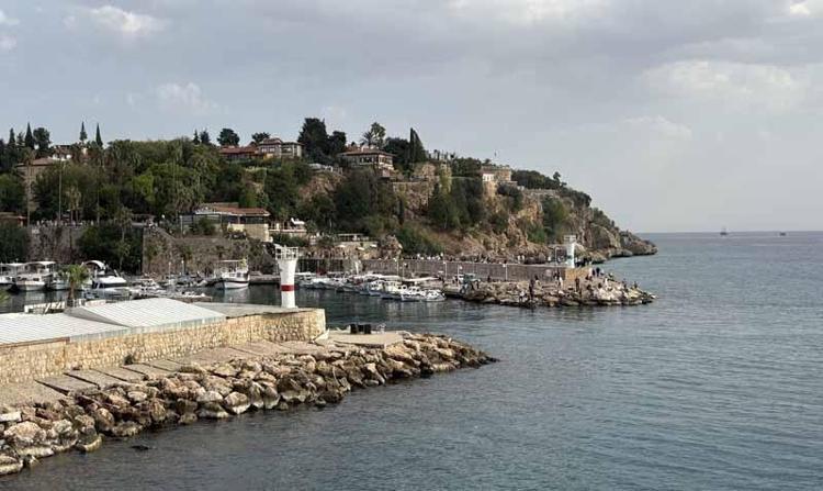 Antalya Limanı'nın 554 yıl önce 'savaş ganimeti' olarak alınan zinciri Vatikan'da