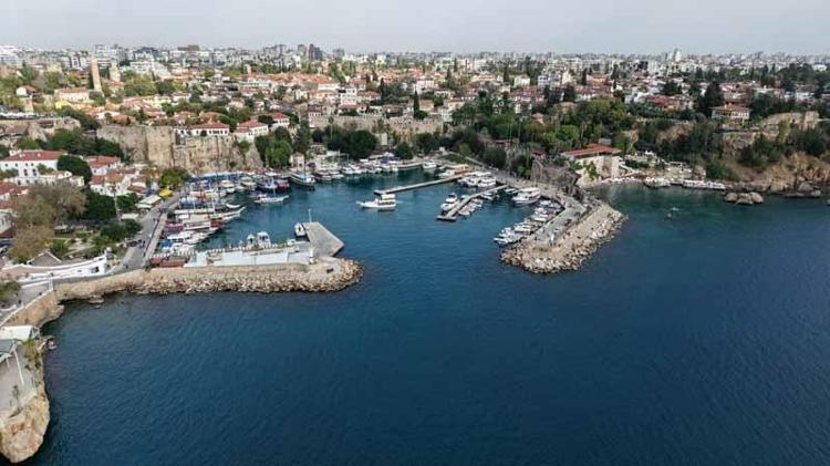 Antalya Limanı'nın 554 yıl önce 'savaş ganimeti' olarak alınan zinciri Vatikan'da