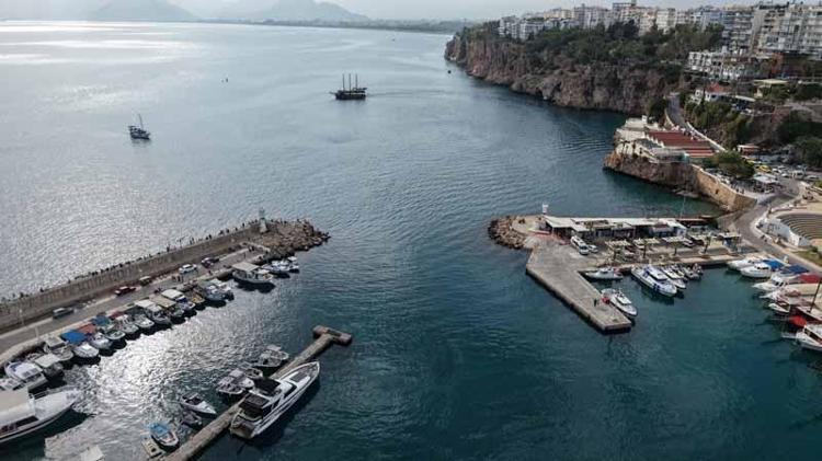 Antalya Limanı'nın 554 yıl önce 'savaş ganimeti' olarak alınan zinciri Vatikan'da