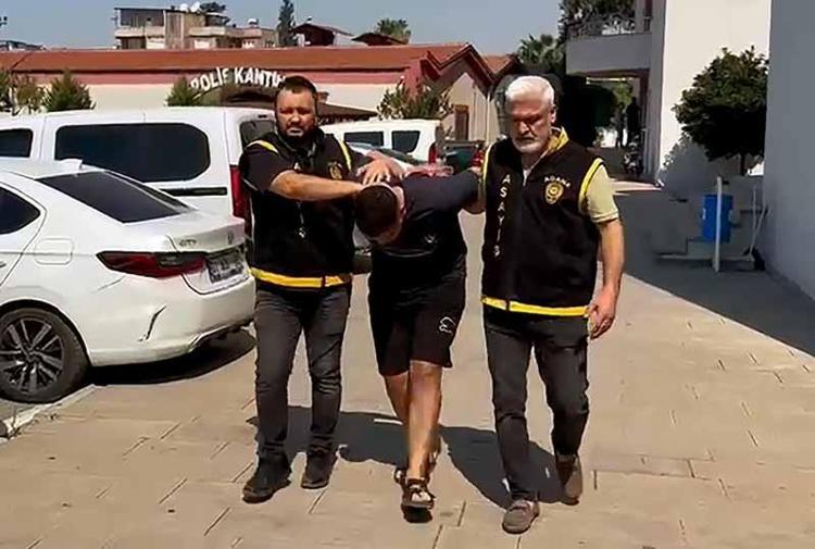 Eczaneden kozmetik ürünü çaldı, marketten aldıklarının ücretini ödemeden kaçtı
