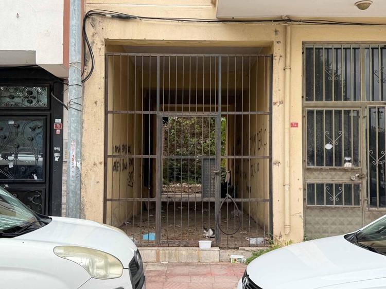 565 yıllık medrese apartmanların arasında zamana direniyor