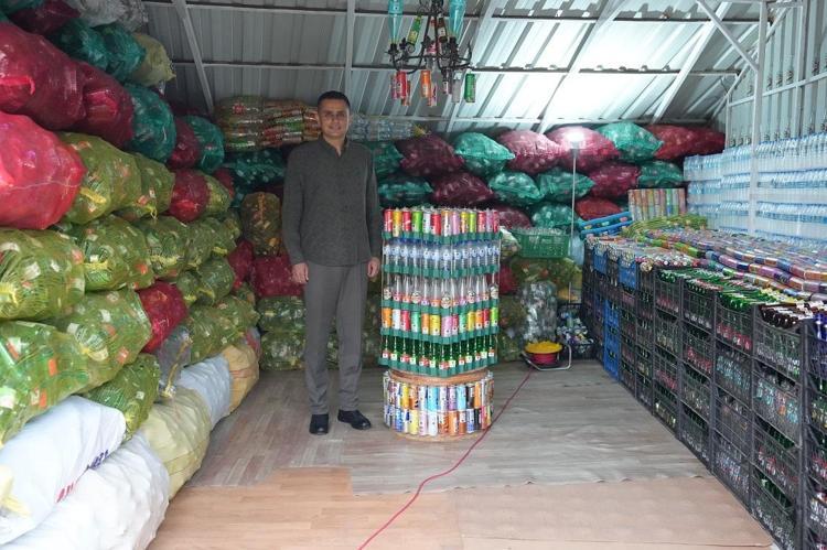 Samsunlu Turgay Baş, 100 bin içecek ambalajı toplama hedefine ilk ulaşan kişi oldu