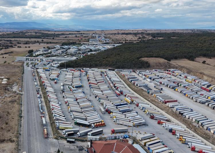 Bulgaristan sınırında 30 kilometre TIR kuyruğu