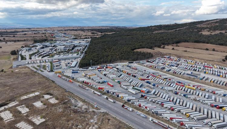 Bulgaristan sınırında 30 kilometre TIR kuyruğu