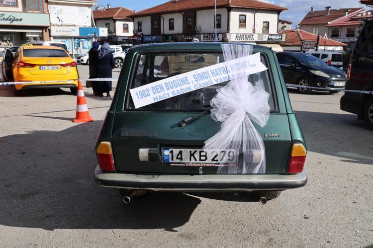 1982 model otomobilini cami inşaatına destek için satışa çıkardı