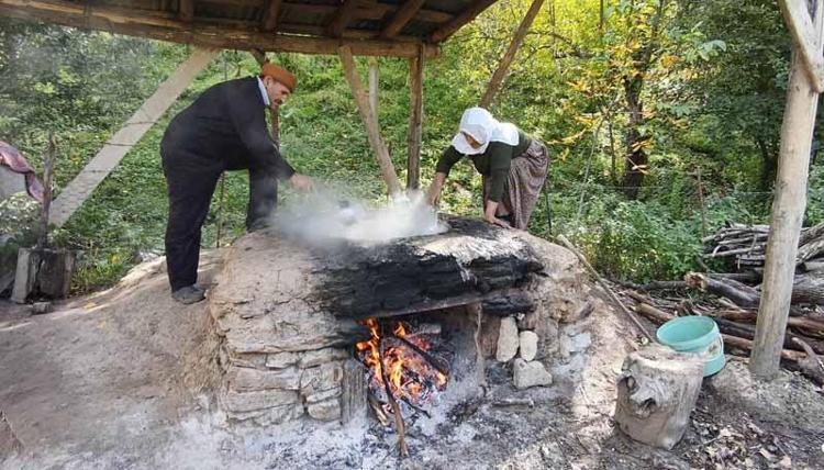 Bitlis'te asırlık pekmez geleneği yaşatılıyor