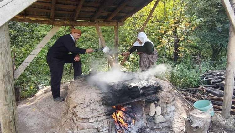 Bitlis'te asırlık pekmez geleneği yaşatılıyor