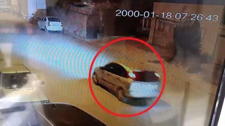 Kepçeyle Roma dönemine ait kaideyi çalan 3 şüpheli yakalandı