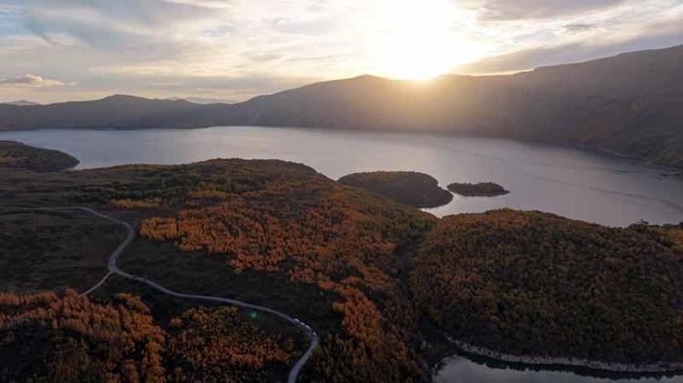 Sonbaharın renklerine bürünen Nemrut’ta gün batımı