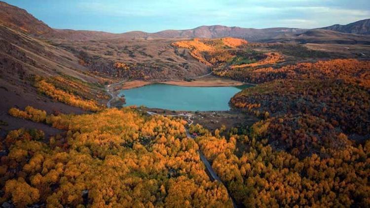 Sonbaharın renklerine bürünen Nemrut’ta gün batımı