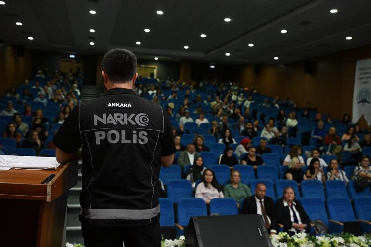 Ankara'da okul çevrelerinde denetim; 19 bin 854 kişi sorgulandı