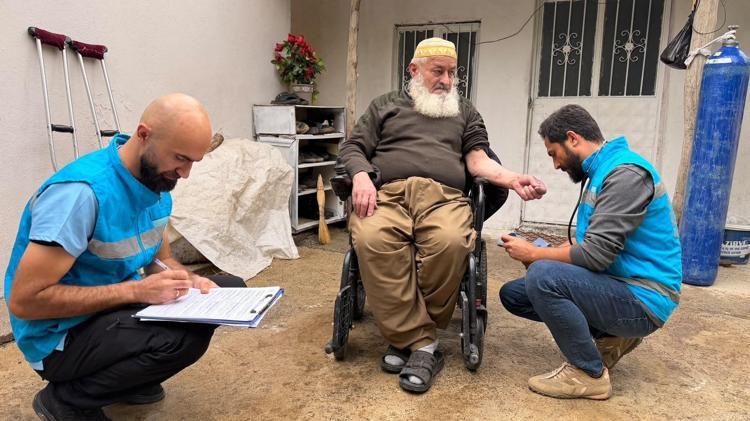 Kazak doktor, Hakkari'de şifa dağıtıyor