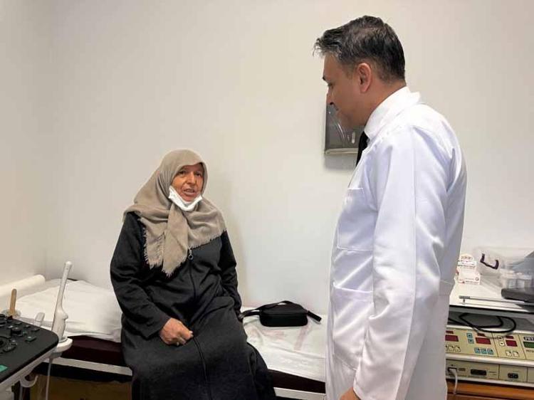 Karnından 30 santimlik tümör çıktı