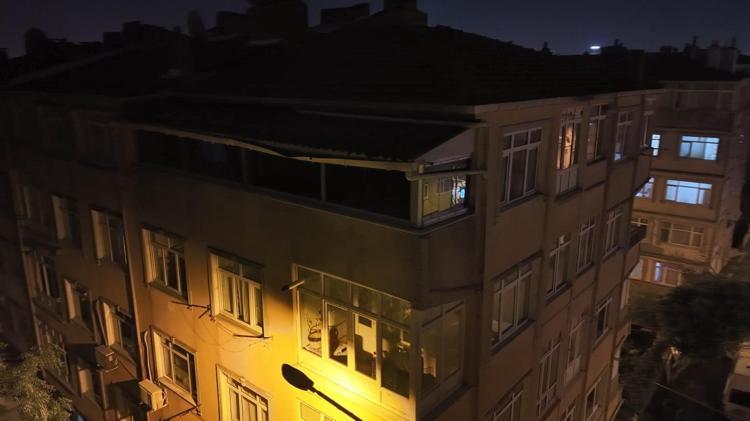 Eyüpsultan’da kolonlarından ses gelen 5 katlı bina tahliye edildi