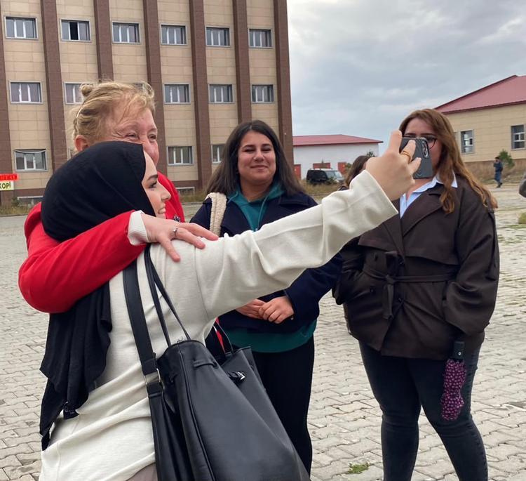 69 yaşında üniversiteden mezun oldu, 71 yaşında yüksek lisansa başladı