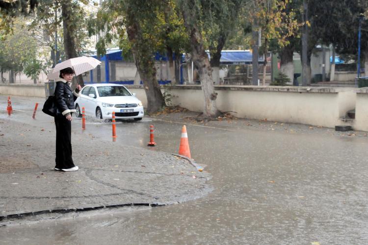 Edirne'de sağanak etkili oldu