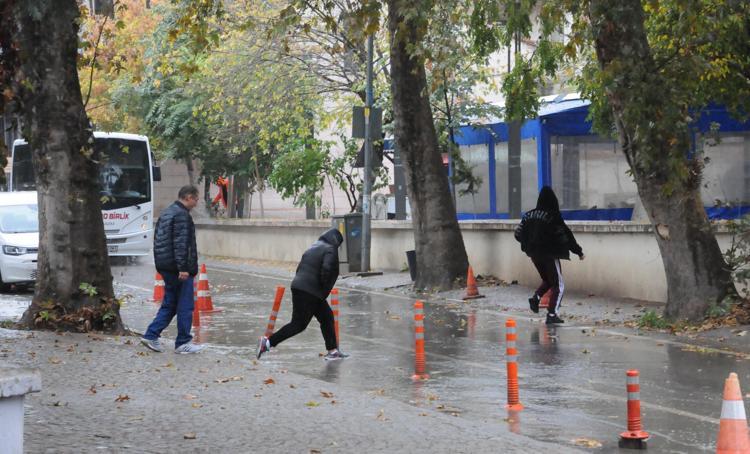 Edirne'de sağanak etkili oldu