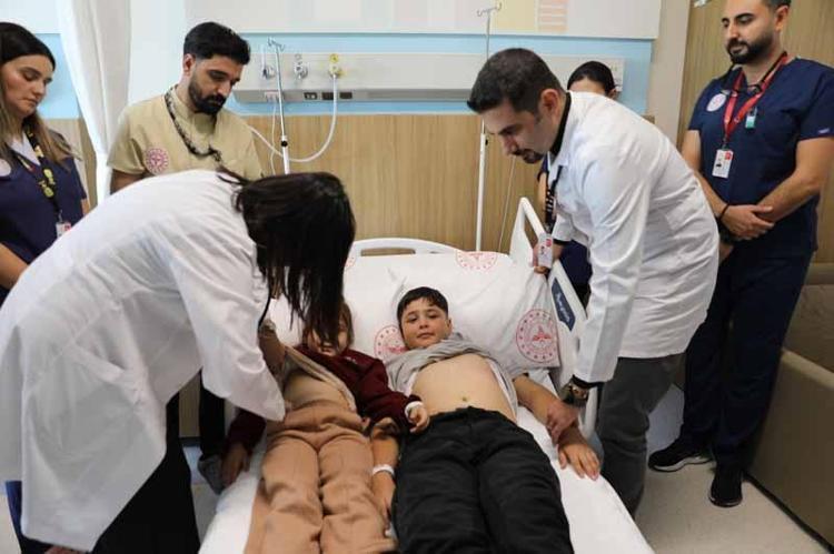 Gaziantep’te iki kardeşin kalbindeki delik aynı gün kapatıldı