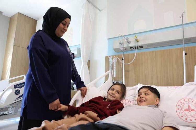 Gaziantep’te iki kardeşin kalbindeki delik aynı gün kapatıldı