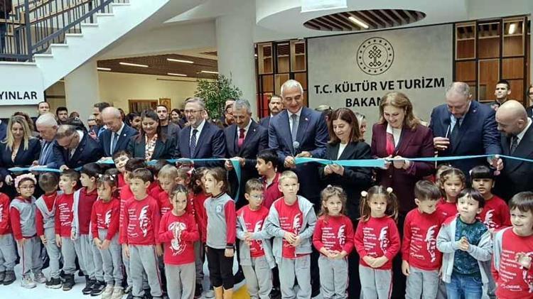 Bakan Ersoy: Kütüphaneleri çoğaltmak, toplumumuzun düşünce dünyasını zenginleştirmektir