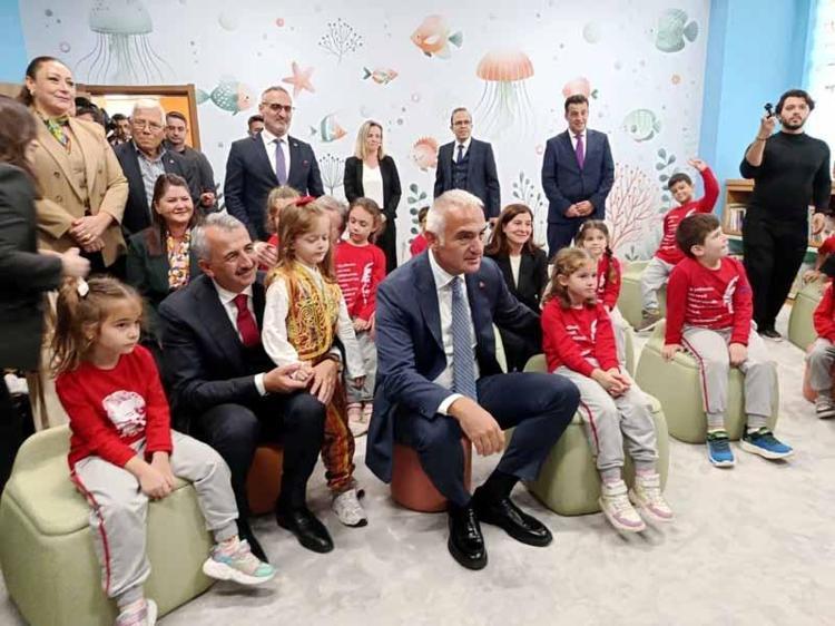 Bakan Ersoy: Kütüphaneleri çoğaltmak, toplumumuzun düşünce dünyasını zenginleştirmektir