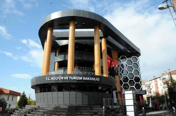 Bakan Ersoy: Kütüphaneleri çoğaltmak, toplumumuzun düşünce dünyasını zenginleştirmektir