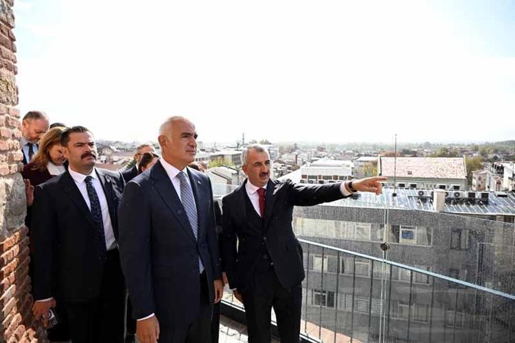 Bakan Ersoy: Kütüphaneleri çoğaltmak, toplumumuzun düşünce dünyasını zenginleştirmektir