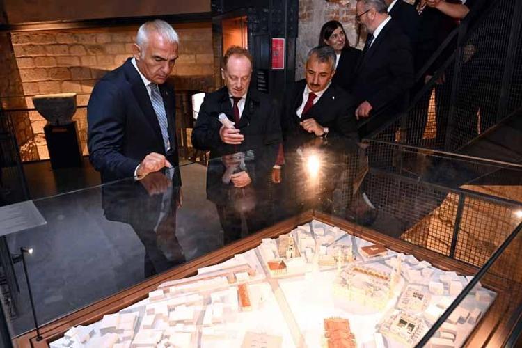 Bakan Ersoy: Kütüphaneleri çoğaltmak, toplumumuzun düşünce dünyasını zenginleştirmektir