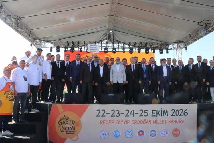 Gastronomi Günleri’nde 1 ton börek aşı çorbası ikram edildi