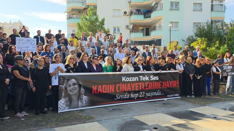 Bir araya gelip Sevda Dinler’in öldürülmesine tepki gösterdiler