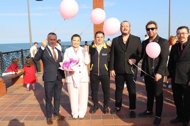 Kanseri yenen Yasemin için balon uçurdular