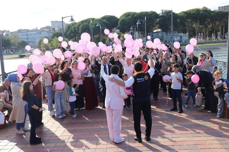 Kanseri yenen Yasemin için balon uçurdular