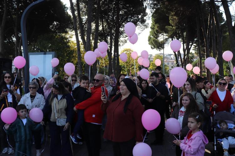 Kanseri yenen Yasemin için balon uçurdular