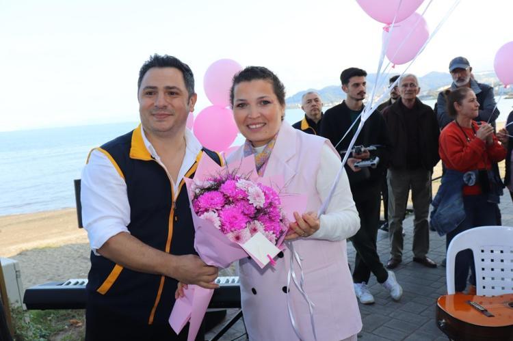 Kanseri yenen Yasemin için balon uçurdular