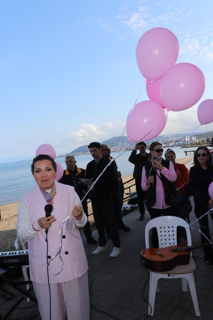 Kanseri yenen Yasemin için balon uçurdular