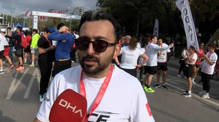 Kadıköy’deki Cumhuriyet Koşusu'nda hem koştular hem keyifli vakit geçirdiler