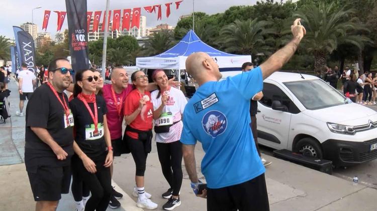 Kadıköy’deki Cumhuriyet Koşusu'nda hem koştular hem keyifli vakit geçirdiler