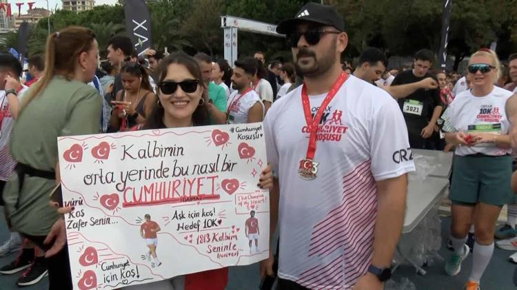 Kadıköy’deki Cumhuriyet Koşusu'nda hem koştular hem keyifli vakit geçirdiler