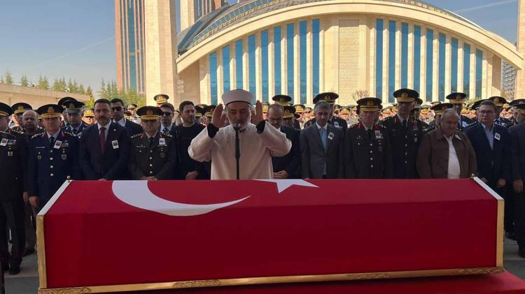 Ankara'da kazada şehit olan Albay Gökgöz, son yolculuğuna uğurlandı